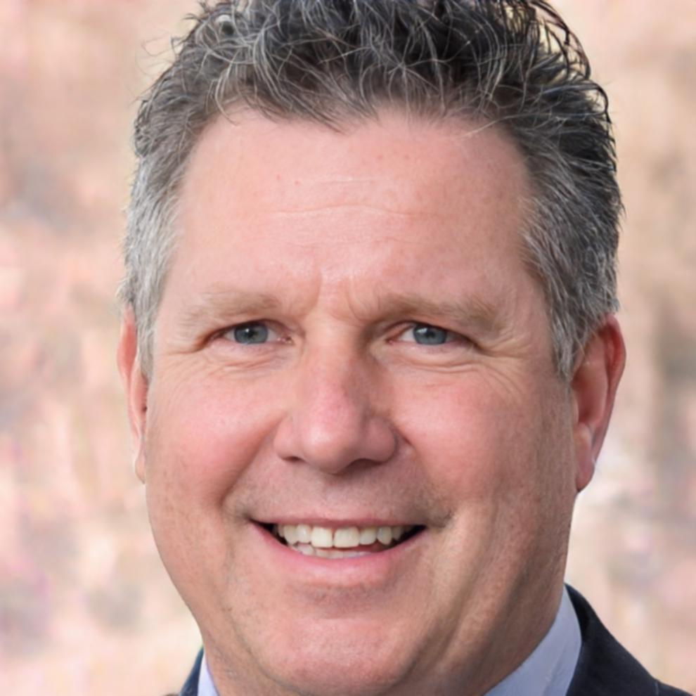 Retrato profesional de Rubén Montero, Director de Estrategia Financiera de ilanelopano